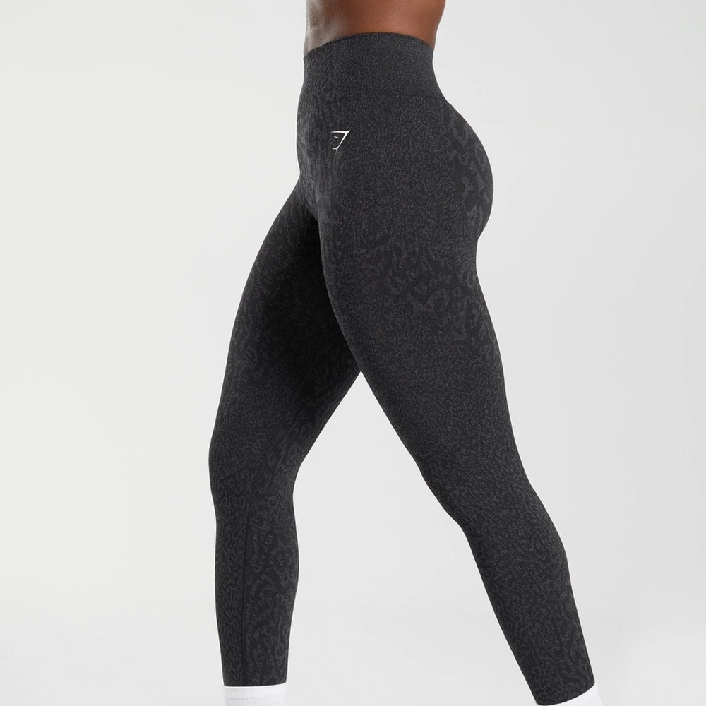 New GYMSHARK LEGGINS LARGE ANIMAL PRINT